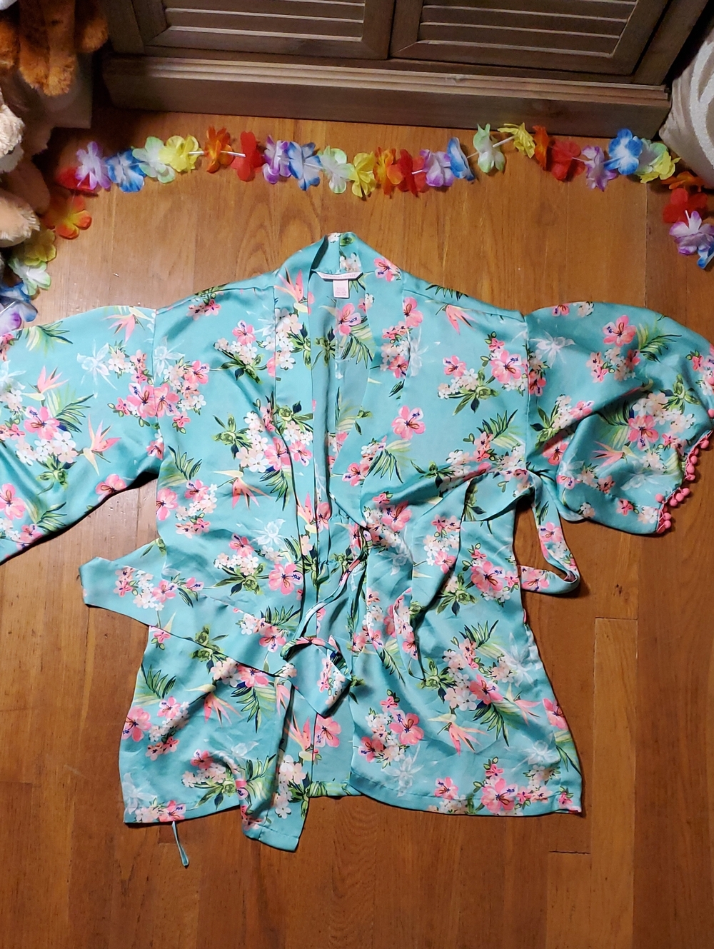 Victoria's Secret Aqua Floral Satin Kimono Robe